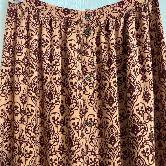 Sunset printed maxi skirt with buttons - Picture 3 of 4